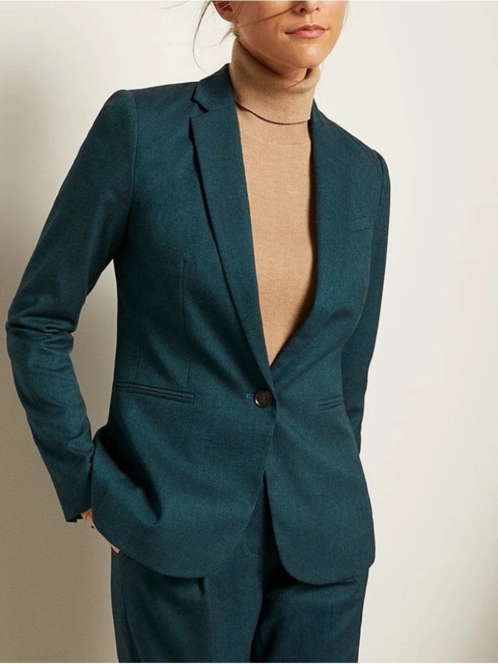 Classic Women's Single-Button Blazer